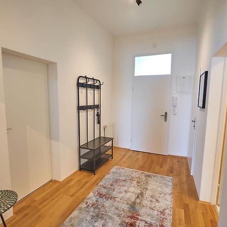 Trendy Apartment 2 Zimmer Zentral Gelegen Viena Exterior foto